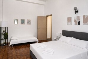 1 slaapkamer, een strijkplank/strijkijzer, gratis wifi, beddengoed