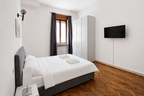 1 slaapkamer, een strijkplank/strijkijzer, gratis wifi, beddengoed