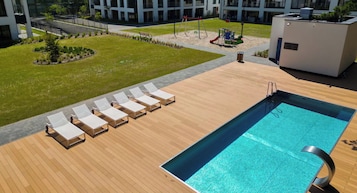 Seasonal outdoor pool