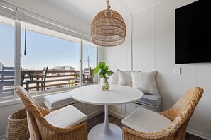 Dining - Immaculant One Bedroom Condo, Conveniently Located On 40th ST (Ocean City)