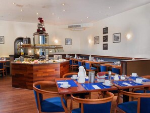 House | Dining - 4 Person Holiday Park Home in Offenburg (Offenburg)