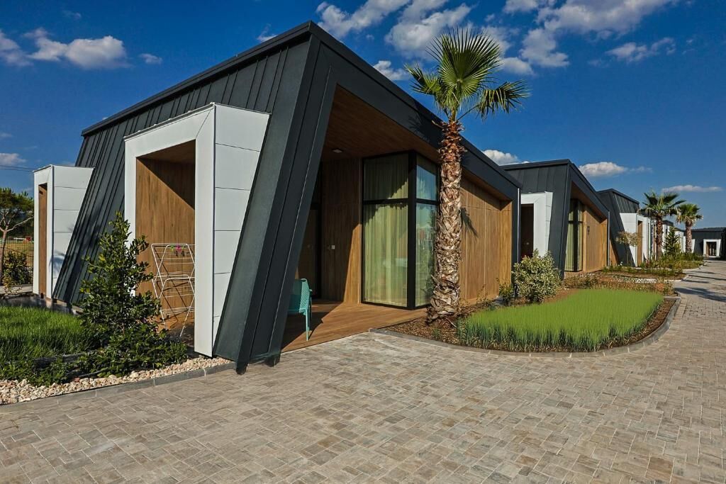 Villa, balkon, uitzicht op zwembad | Exterieur