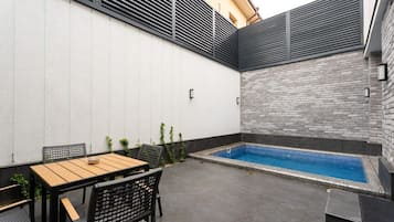 Family Apartment, Lanai | Pool