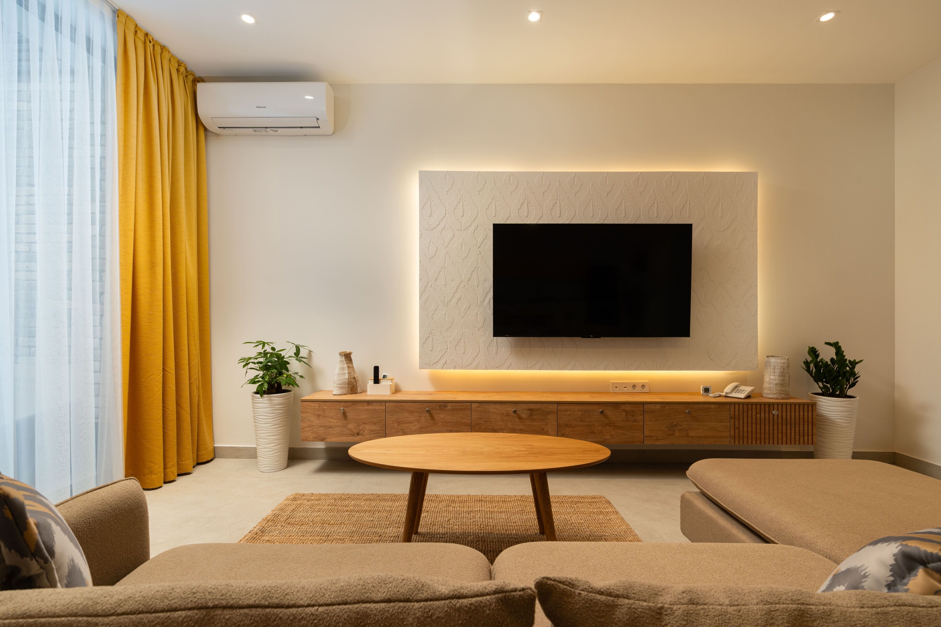 Family Apartment, Lanai | Living area