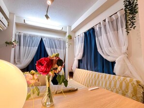 Living area - Vrbo Property (渋谷区広尾)