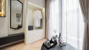 Quarto standard, sacada | Parte interna