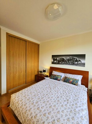 Room - A SELVA • T2 Apartment in Caniço • 10 Minutes from Funchal (Caniço)