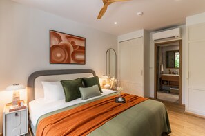 Room - Laguna Beachside Apartment: 100 m2 (Choeng Thale)