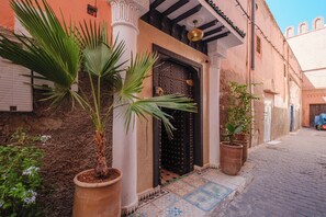 Exterior detail - Riad Fabi (Marrakech)