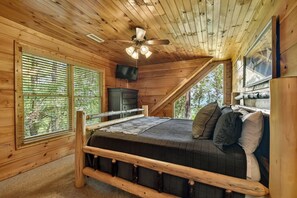 Room - Deer Ridge - pool table, pet-friendly mountain view, easy drive, cabin rental in Ellijay (Ellijay)