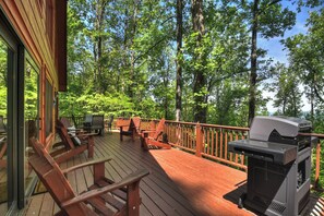Property grounds - Deer Ridge - pool table, pet-friendly mountain view, easy drive, cabin rental in Ellijay (Ellijay)