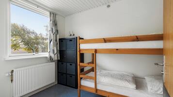 Cosy Apartment with Private Patio - 12 C | Arbejdsområde til bærbare computere, gratis Wi-Fi