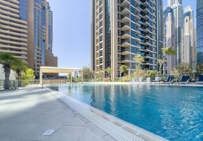 Pool - Marina Walk Apt Sea Views Balcony Fast WiFi (Dubai)