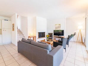 Living area - Superior Villa Escape in Lacanau (Lacanau)