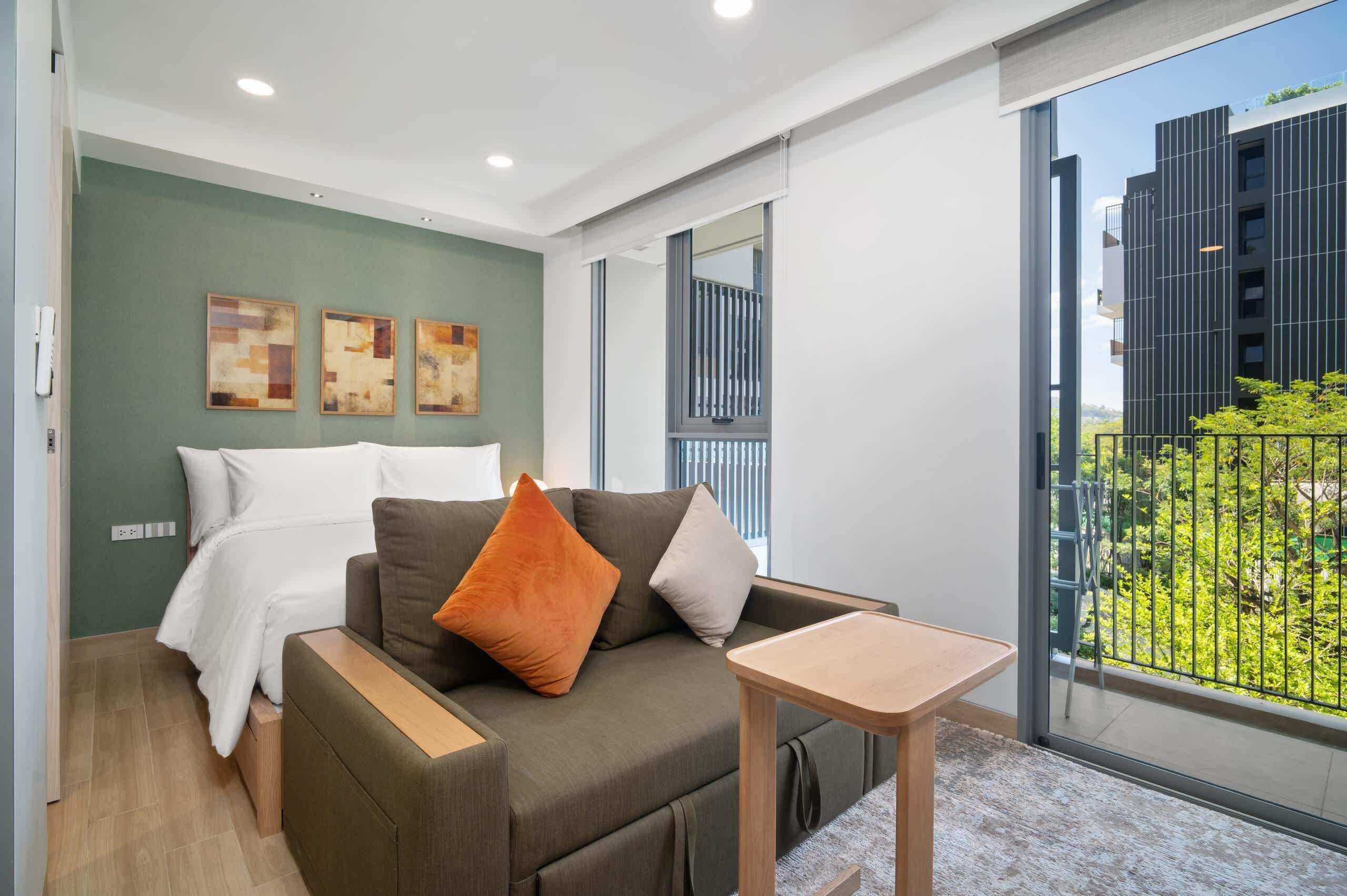 Studio 1A Deluxe | 2 bedrooms, in-room safe, laptop workspace, iron/ironing board