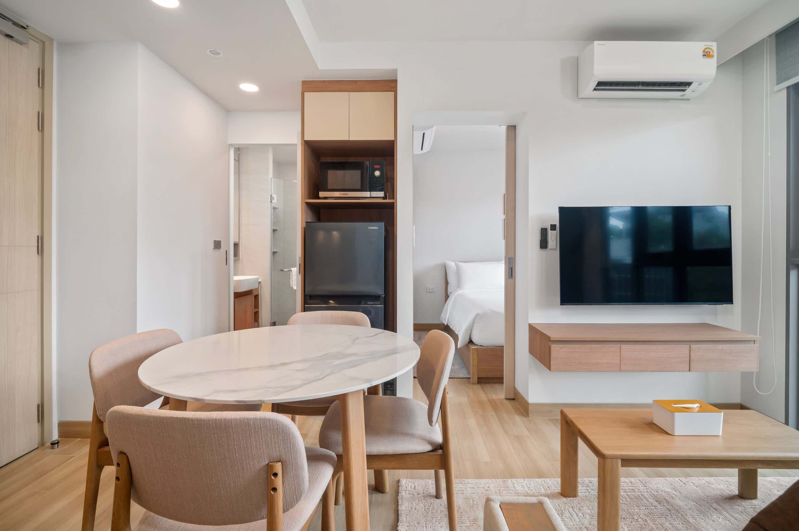 Two-Bedroom 2Ax Deluxe | Living area | 43-inch Smart TV with digital channels