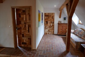 Interior - Maison des Vergers, nature meets craftsmanship (Hoffen)