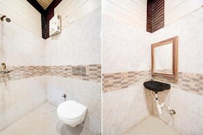 Classic Double Room | Bathroom | Shower, free toiletries, soap, shampoo - Mayur Resort (Mathura)