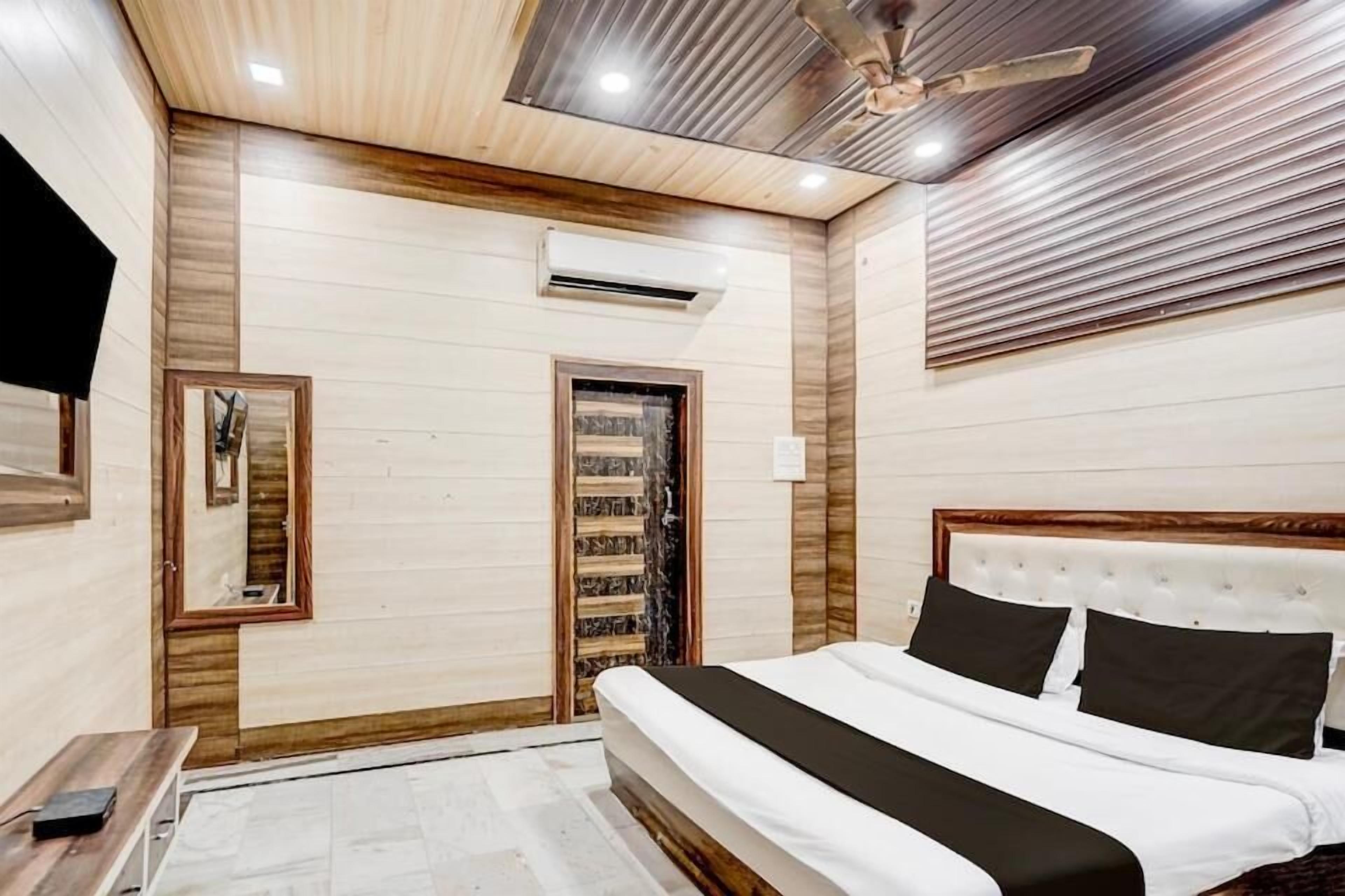 Classic Double Room