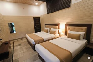 Classic Triple Room | Free WiFi - Mayur Resort (Mathura)