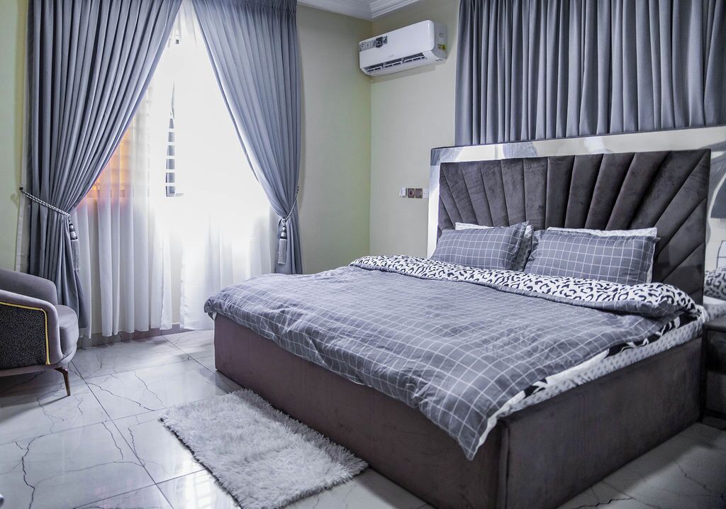 Doppia Deluxe, vista collina | Tende oscuranti, ferro/asse da stiro, Wi-Fi gratuito