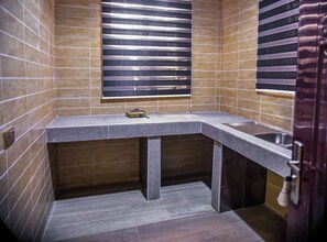 Kahden hengen deluxe-huone, näköala mäelle | Yksityinen keittiö | Minijääkaappi