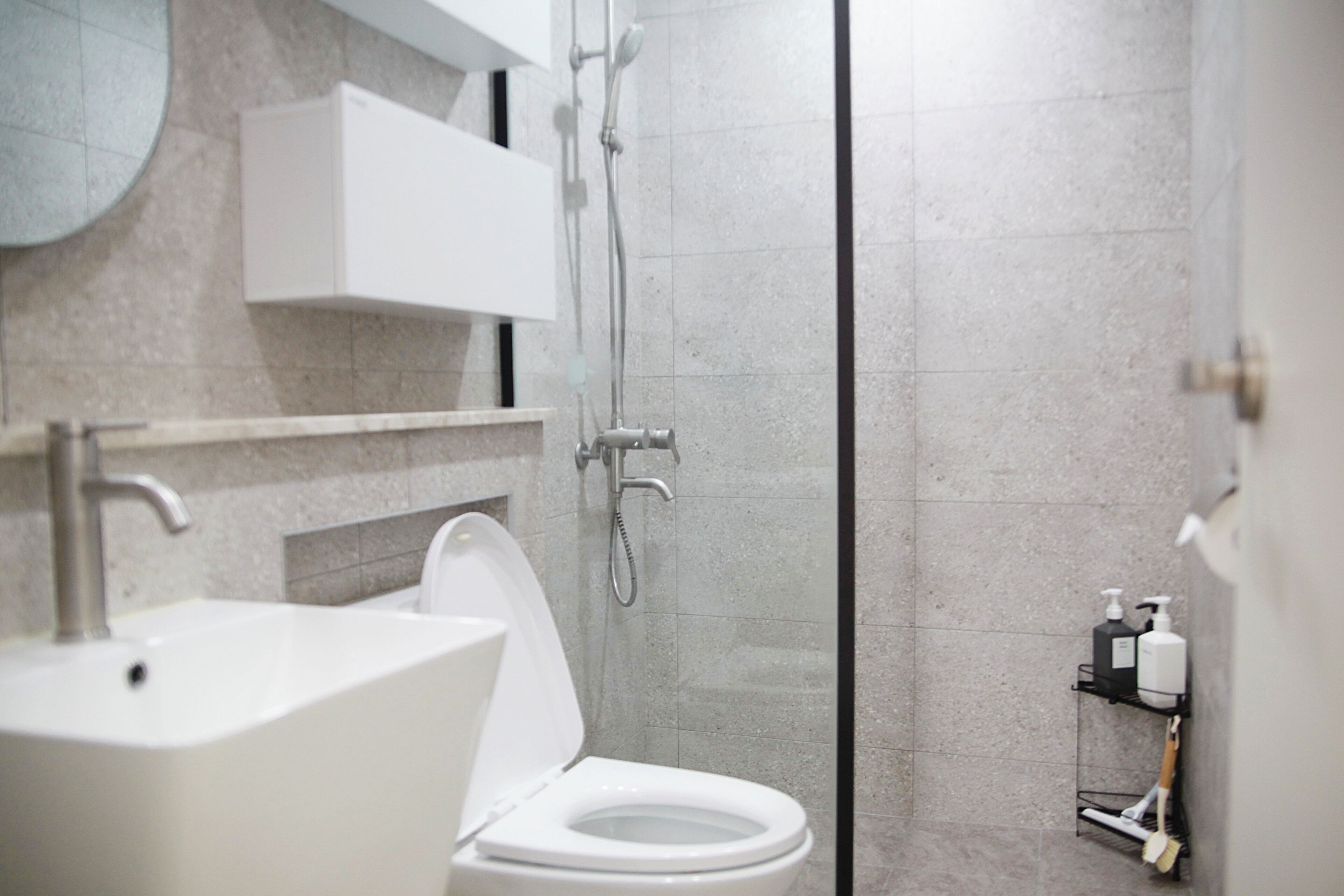 Shower, hair dryer, towels, toilet paper