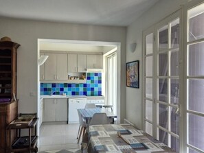 Dining - House, pets welcome - 7 guests. Near beach (Fouras)