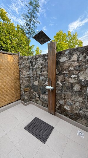 Bathroom shower - Hideaway At Kanha (Baihar)