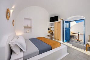 Junior Suite, Sea View | Egyptian cotton sheets, premium bedding, down duvets, memory-foam beds - Orasis Houses- Luxury Retreats with Pool (Akrotiri)