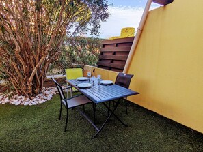 Outdoor dining - Studio with parking, quiet and near beach - 4 guests (Cap d'Agde)