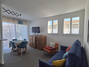 Unclassified image, 3 of 25, button - Charming central apartment - 4 guests (Fouras)