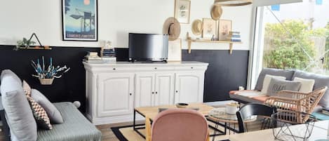 TV