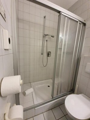Hair dryer, towels, soap, shampoo - Waldhotel Surwold (Surwold)