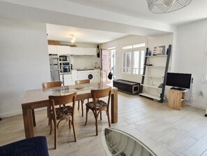 Unclassified image, 2 of 25, button - Townhouse, city center - 4 guests (Fouras)