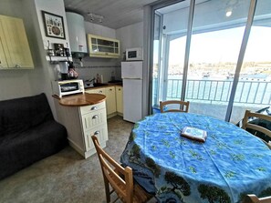 Dining - Studio cabin, lagoon view - 5 guests (Cap d'Agde)