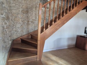 Interior - Vintage cottage, parking, pets welcome - 8 guests (VERGEROUX)