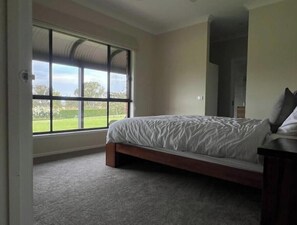 Iron/ironing board, WiFi, bed sheets - Tranquil Enclave
close to amenities. (Table Top)