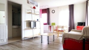Unclassified image, 2 of 9, button - Bright apartment with parking - 4 guests (Rochefort)
