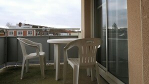 Unclassified image, 5 of 9, button - Bright apartment with parking - 4 guests (Rochefort)