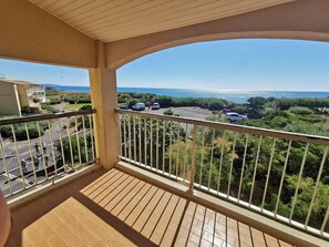 Property grounds - Stunning duplex, pets, sea view - 6 guests (Cap d'Agde)