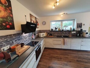 Private kitchen - Vrbo Property (Bebra)