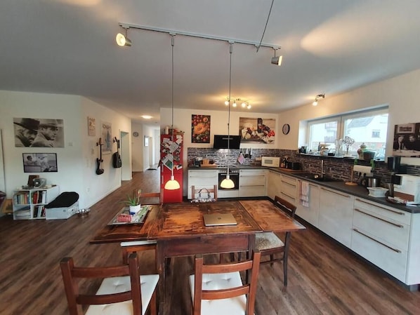 Private kitchen - Vrbo Property (Bebra)