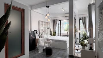 ห้องคอมฟอร์ท | โต๊ะทำงาน, พื้นที่ทำงานแบบใช้แล็ปท็อป, Wi-Fi ฟรี