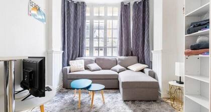 STUDIO AVEC JARDIN A 200 M DE LA MER ET 300 M RUE PIETONNE ++++