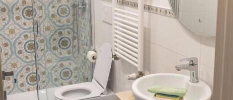 Family Apartment, Balcony | Bathroom
