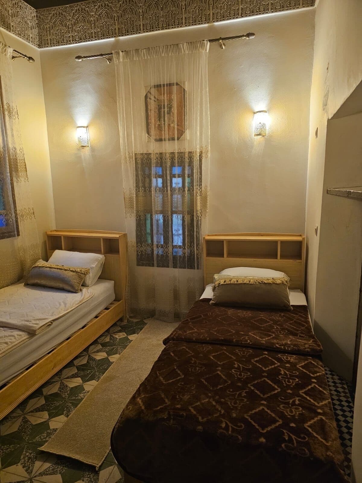 Iron/ironing board, free WiFi, bed sheets