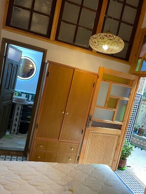 Deluxe Double Room | Iron/ironing board, free WiFi - Riad Lamkadem (Fès)
