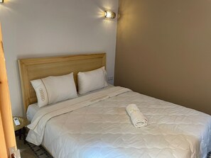 غرفة ديلوكس مزدوجة | مكواة/لوح كي وأسرّة أطفال/رضّع (مجانًا) وواي فاي مجانًا وملاءات أسرّة