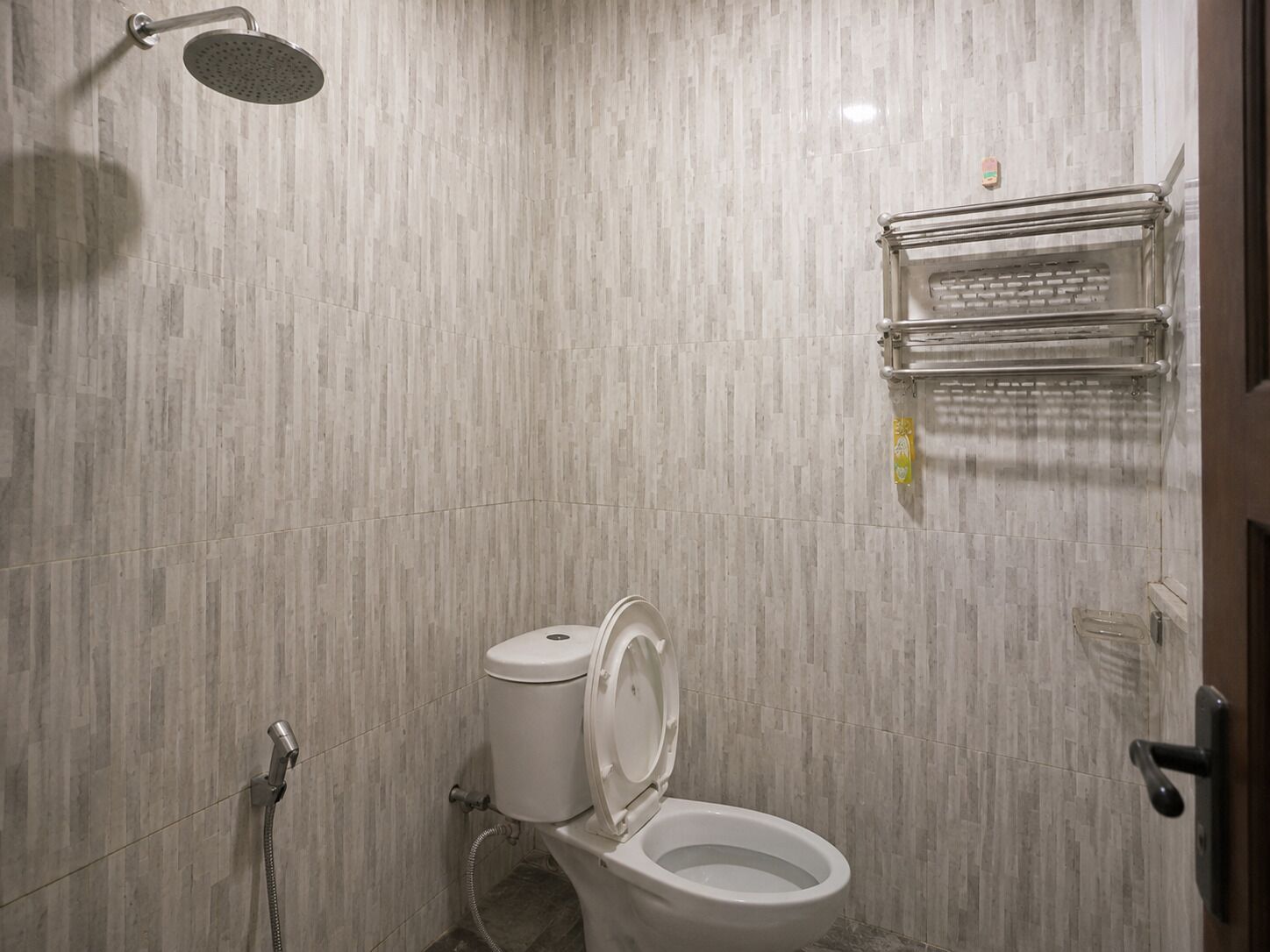 Basic Double Room | Bathroom